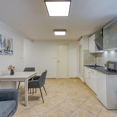 Apartments Pino Rovinj Exterior photo